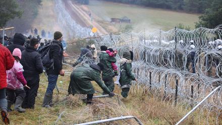 Geflüchtete an der Grenze zwischen Polen und Belarus im November 2021