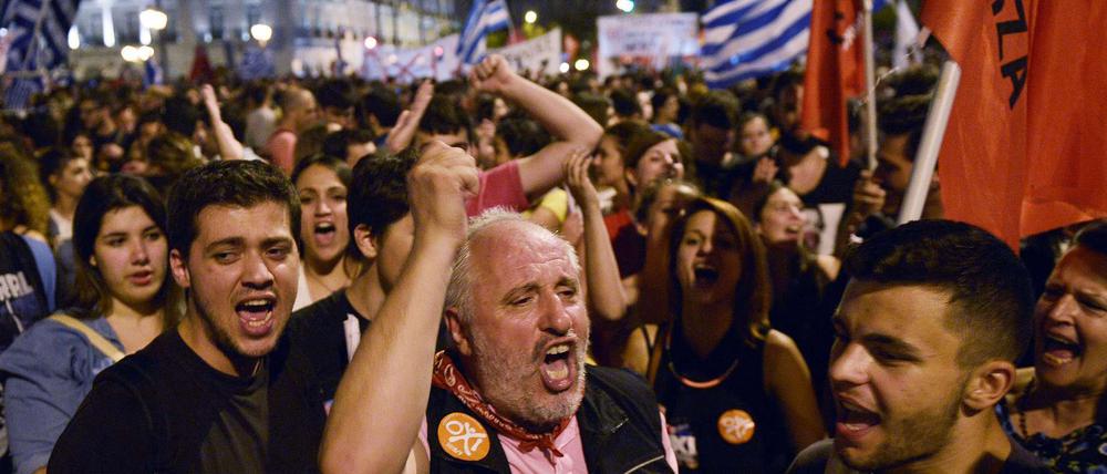 Nein-Wähler feiern in Athen