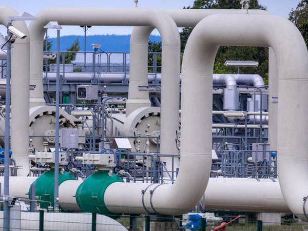Rohrsysteme und Absperrvorrichtungen in der Gasempfangsstation der Ostseepipeline Nord Stream 1 und der Übernahmestation der Ferngasleitung OPAL (Ostsee-Pipeline-Anbindungsleitung).