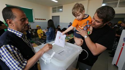 Wähler am Sonntag im Libanon