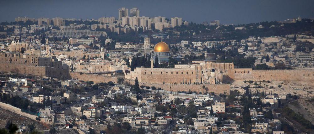 U-Präsident Trump hat angekündigt, die Botschaft der Vereinigten Staaten in Israel von Tel Aviv nach Jerusalem zu verlegen.
