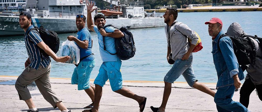 Die Zahl der aus der Türkei ankommenden Migranten sei von 1700 auf 85 pro Tag zurückgegangen, so die EU.