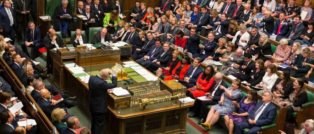 Das britische Parlament debattiert den Brexit. 