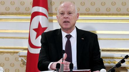 Der tunesische Präsident Kais Saied bei einer Fernsehansprache.