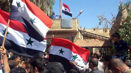 Syrische Flaggen in der Provinz Daraa.