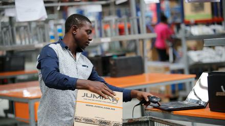 "Afrikas Amazon": Ein Mitarbeiter des Online-Händlers Jumia in Nigeria.