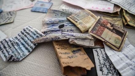 Geld und Briefe wurden bei der Festnahme in der Istanbuler Wohnung gefunden. 
