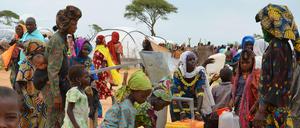 Nigerianische Flüchtlinge in einem Flüchtlingscamp im Niger. 