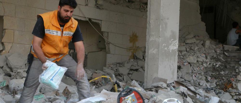 Bereits Ende April hatte ein Luftangriff ein Krankenhaus im von den Rebellen besetzten Gebiet in Aleppo getroffen. 
