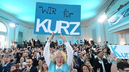 Jubel bei den Anhängern von Sebastian Kurz bei der Wahl in Österreich