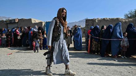 Ein Taliban-Kämpfer in der Nähe von Kabul