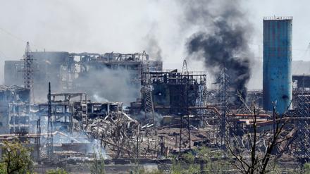 Azovstal, das Stahlwerk von Mariupol, wird von russischen Truppen belagert.