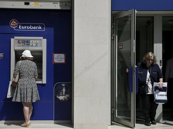 Zuletzt haben wieder viele Griechen ihr Geld von den Banken geholt.