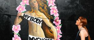 "Mein Körper, meine Entscheidung": Wandbild von Befürwortern liberaler Abtreibungsregeln in Irland 