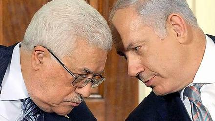 Palästinenserpräsident Mahmud Abbas (links) und Israels Premierminister Benjamin Netanjahu. Das Foto zeigt sie bei Gesprächen im Jahr 2010 in Washington.