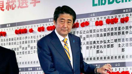 Abe darf in Japan über weitere Jahre regieren.