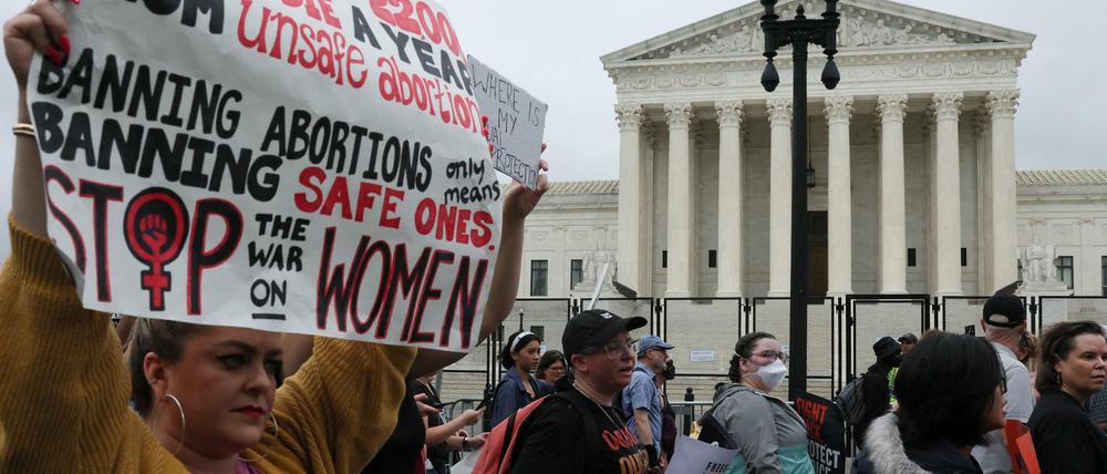 Für den Erhalt des Rechts auf Abtreibungen in den USA sind am Samstag zehntausende Menschen auf die Straße gegangen.