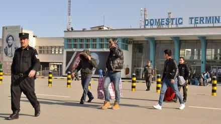 Abgelehnte Asylbewerber müssen das Recht auf eine Beschwerde haben, bevor sie - etwa nach Kabul - abgeschoben werden. Das hat der EuGH entschieden.