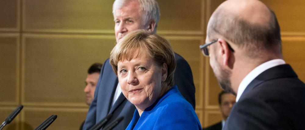 Geschafft nach der Sondierung: Horst Seehofer, Angela Merkel und Martin Schulz