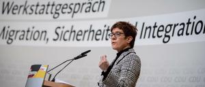 Annegret Kramp-Karrenbauer, CDU-Bundesvorsitzende, spricht über die Ergebnisse zum Abschluss des "Werkstatt-Gesprächs" der CDU. 