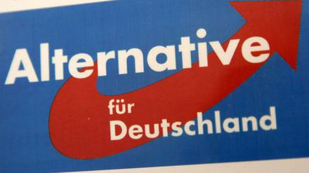 Die Alternative für Deutschland (AfD) steigt in Umfragen zur drittstärksten politischen Kraft hinter CDU und SPD auf. 