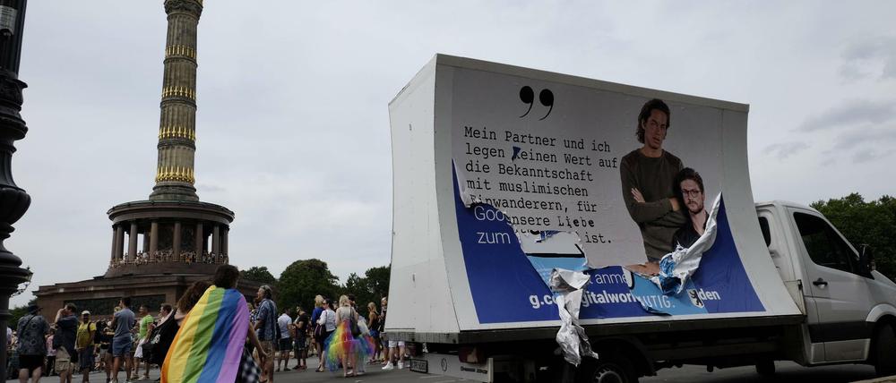 Genderpolitik für die andern: AfD-Wahlwerbung am Rande des Christopher Street Days in Berlin dieses Jahr.