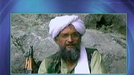 Dieser Screenshot zeit den Al-Qaida-Chef al-Sawahiri in einem Video aus dem Jahr 2003.