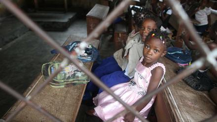 Kinder in einer Schule in Sierra Leone (Archivbild) 