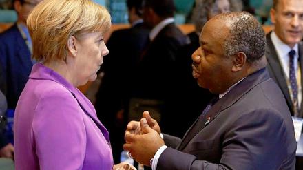 Bundeskanzlerin Angela Merkel und Gabuns Präsident Ali Bongo Ondimba beim EU-Afrika-Gipfel in Brüssel.