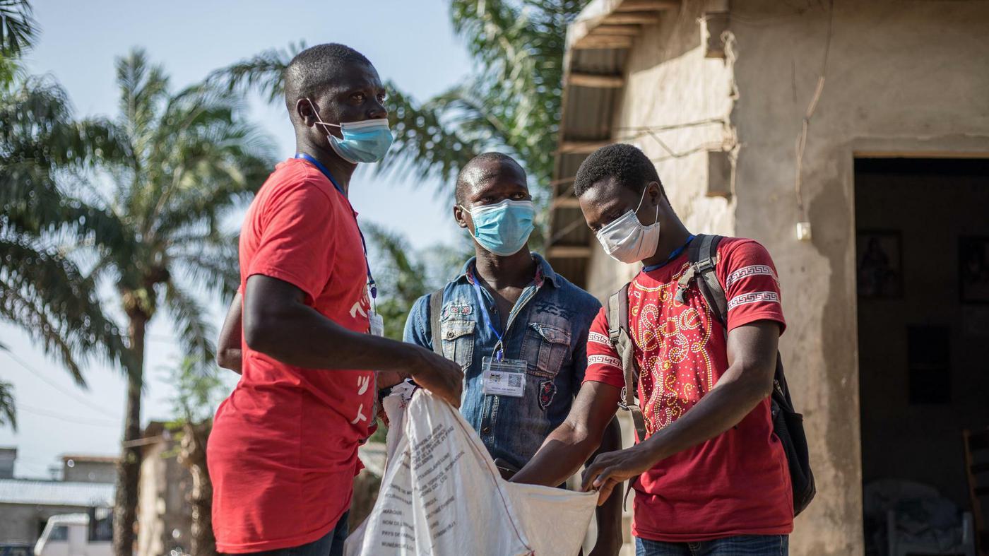Coronavirus in Afrika Wie die Pandemie den Kampf gegen andere