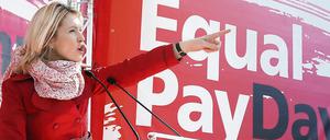 Bundesfamilienministerin Manuela Schwesig (SPD), hier 2015, kämpft seit Jahren für ein Gesetz zur Lohngerechtigkeit.