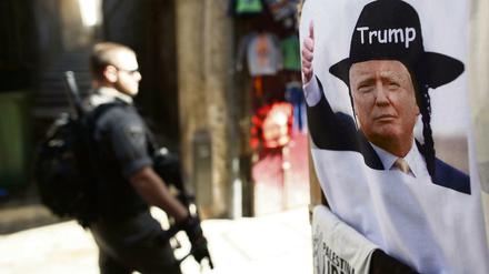 Donald Trump als Siedlerfreund? T-Shirts an einem Souvenirshop in Israel. 