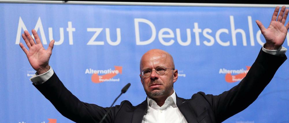 Triumphiert: Andreas Kalbitz nach seiner Wiederwahl zum Landesvorsitzenden auf dem Landesparteitag der AfD Brandenburg. 