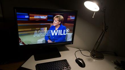 Bundeskanzlerin Angela Merkel (CDU) in der ARD-Talkshow "Anne Will".