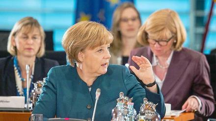 Angela Merkel spricht im Kanzleramt zu Frauen in Führungspositionen.
