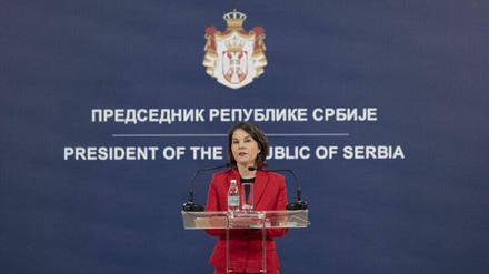 Überfällige Diplomatie. Bundesaußenministerin Annalena Baerbock bei einer Pressekonferenz mit dem Praesidenten der Republik Serbien, Aleksandar Vucic. 