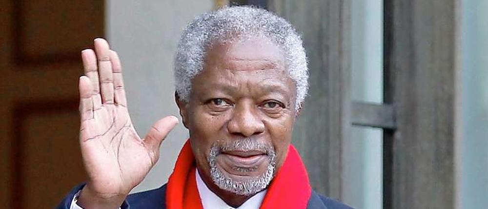 Der frühere UN-Generalsekretär Kofi Annan vor dem Elysee Palast in Paris.