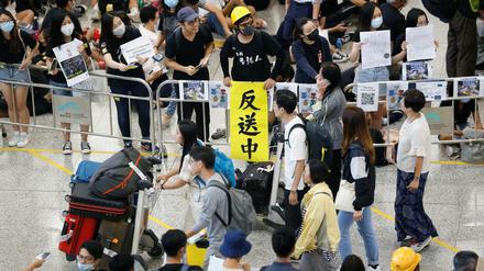 Demonstranten am Flughafen von Hongkong. 