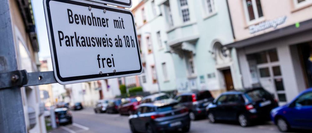 Niedersachsen ist eins von fünf Bundesländern, in denen es keine Obergrenze für Preise beim Anwohnerparken mehr gibt. 