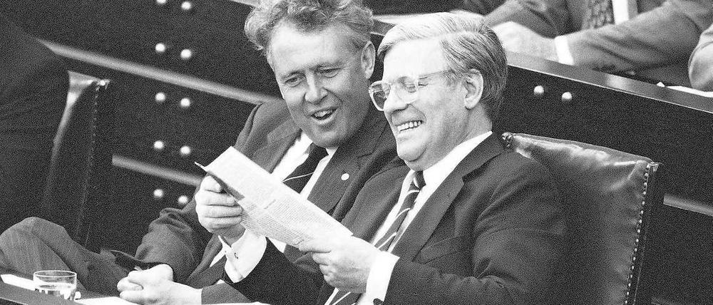 Kanzler und Parteisoldat: Helmut Schmidt und Hans Apel.