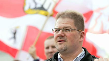 Der NPD-Vorsitzende Holger Apfel wurde am Dienstag nach einer Wahlveranstaltung vorläufig festgenommen.