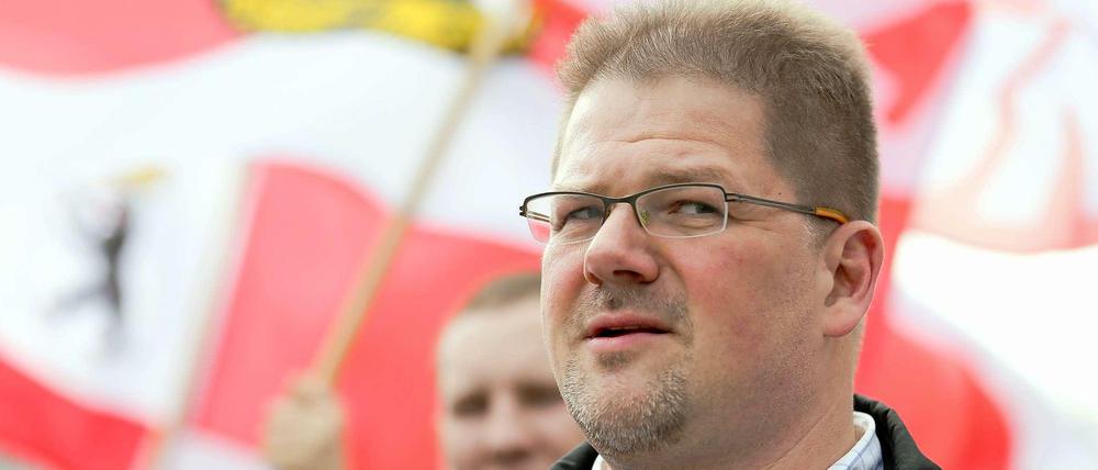 Der NPD-Vorsitzende Holger Apfel wurde am Dienstag nach einer Wahlveranstaltung vorläufig festgenommen.
