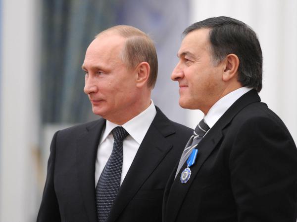 Milliardär Aras Agalarow und Russlands Präsident Wladimir Putin. 