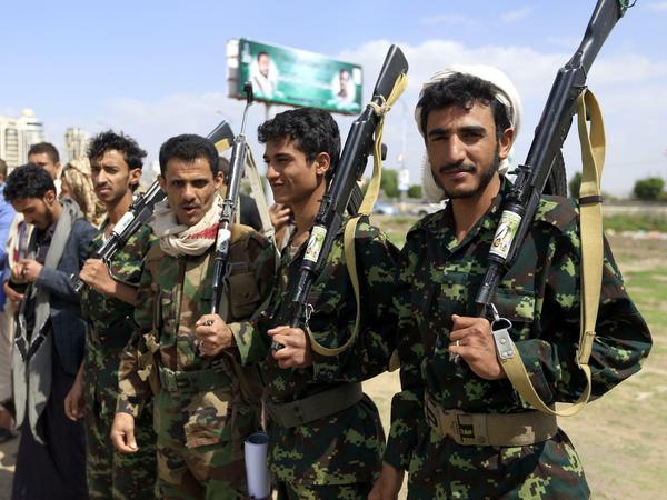 Die Huthi-Milizen im Jemen reklamieren den Angriff auf die saudischen Ölanlagen nach wie vor für sich.