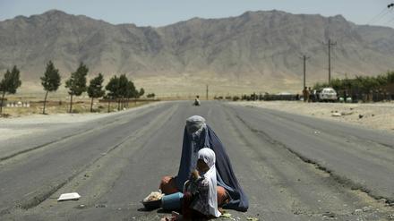 In dem Land, das zu den ärmsten der Welt gehört, kamen die Autoren von "Ghost of Afghanistan" weit herum.