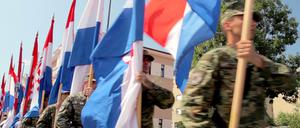 Kroatische Militärparade: In allen vier ex-jugoslawischen Staaten sind die Nationalisten auf dem Vormarsch. 