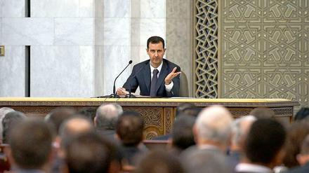 Machthaber Assad hat von der deutschen Bundesregierung 100.000 Kilogramm chemische Stoffe erhalten. Einsatzbereich ungewiss.