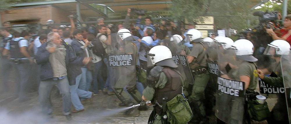 Die griechische Polizei ging gewaltsam gegen die Demonstranten vor.