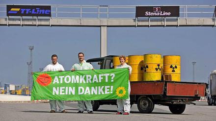 Die Grünen-Bundestagsfraktion fordert, nach dem Atomausstieg in Deutschland auch internationale Atom-Abkommen zu kündigen