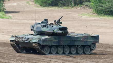 Präsident Wolodymyr Selenskyj richtete einen Appell zur Lieferung moderner Panzer an den EU-Gipfel in Brüssel.